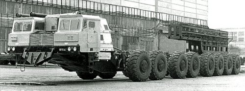 MAZ-7906.jpg