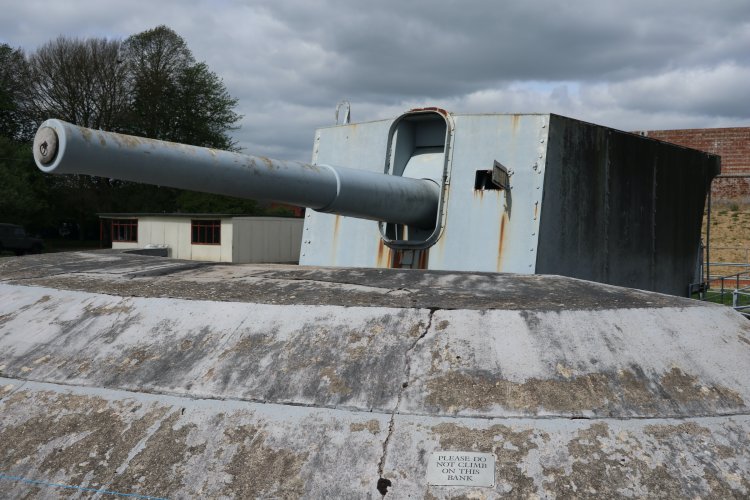 234mm gun Duxford A.jpg