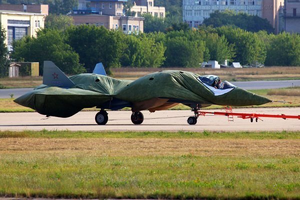 PAK-FA-t-50-russia-airshow.jpg