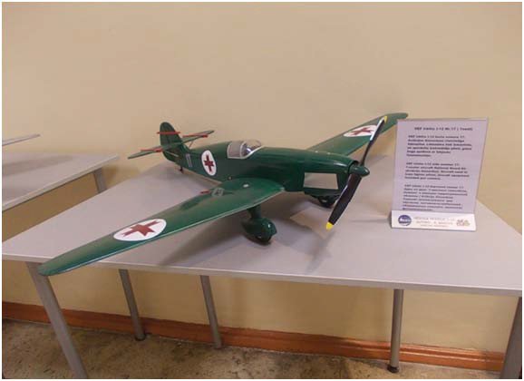 I-12 model (Aviation Defense N° 27).jpg