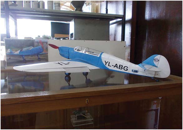 I-12 model (YL-ABG) white and blue.jpg