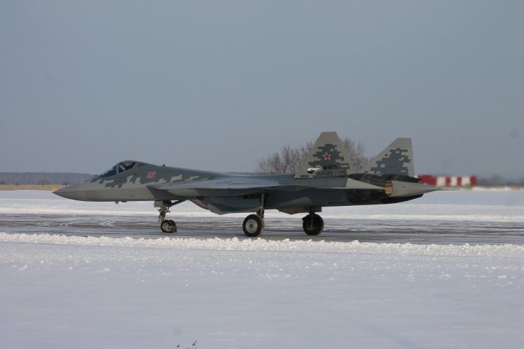 Su-57 52 red.jpg