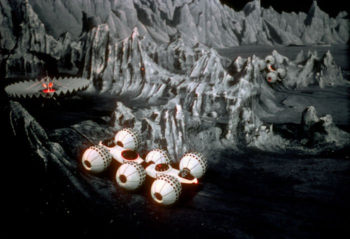 NF-130Q_Lunar_Crawler_Explores_Moon_Surface_on_Futurama.jpg