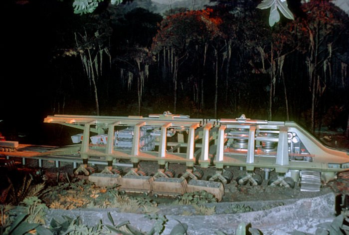 NF-130R_Jungle_Road_Maker_General_Motors_Futurama.jpg