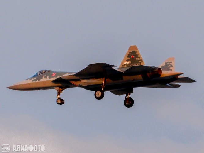 Su-57 21 red.jpg
