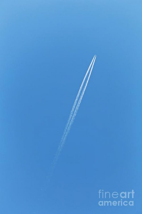 aircraft-contrail-stephen-burtscience-photo-library.jpg