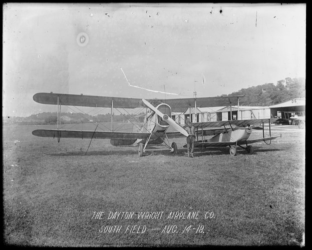 DH4 and Messenger.jpg
