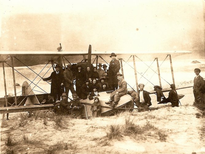 03AF1 Savoia-Marchetti SM 16 Calabria-Ghibli-Zugpropeller.jpg