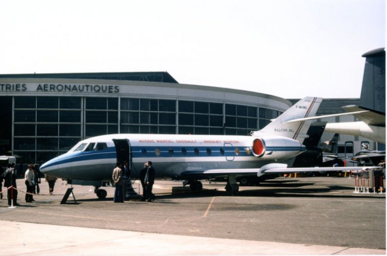 Dassault Falcon 30 - Le Bourget 1974 (PhR).jpg