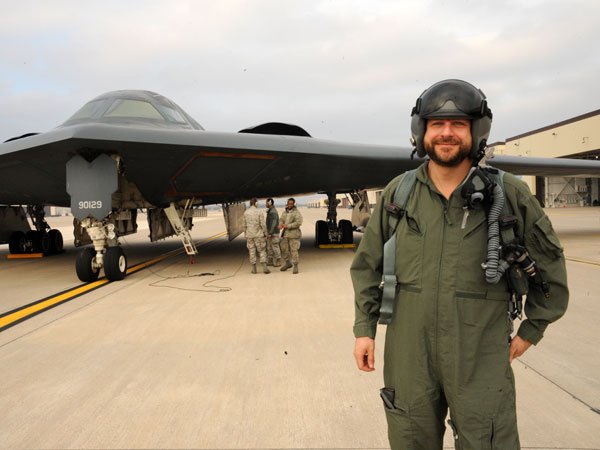 b-2-bomber-popmech.jpg