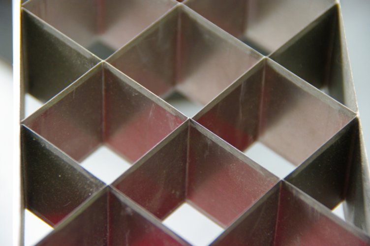 R-77 Resetkasti stabilizator.jpg