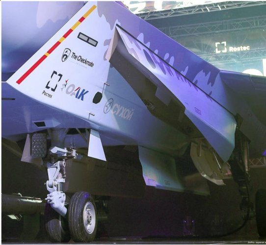 K-77M u  bocnom spremniku Su-75.jpg