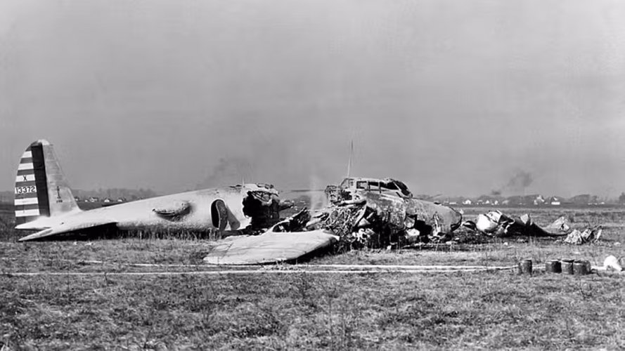 20250728_Boeing_Model 299_early_YB-17_FlugRevue_005.jpg