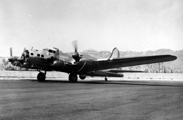 XB-38_warming_up_its_engines.jpg