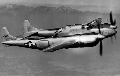 XP-58 Chain Lightning 41-2670.jpg