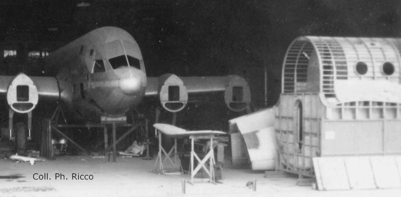 Air Wibault 100 de face Villacoublay 1940 (PhR).jpg