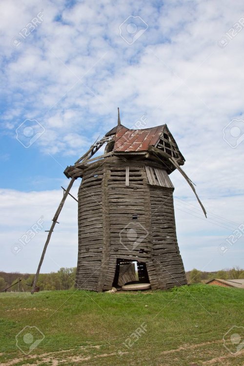 87011060-abandoned-ruined-wooden-windmill-in-stupino-voronezh-region.jpg