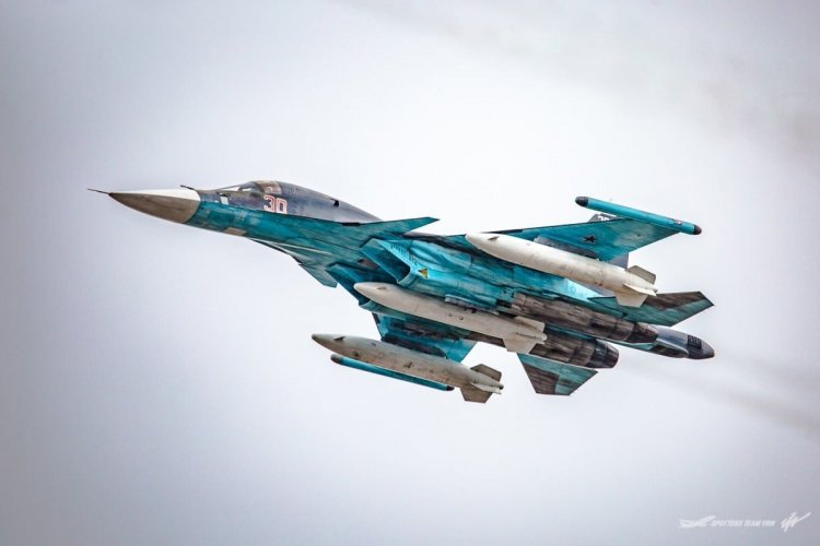 Su-34 with three PTB-3000.jpg