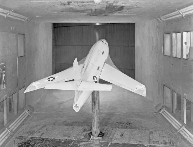 Bell X1 Swept strakes.jpg