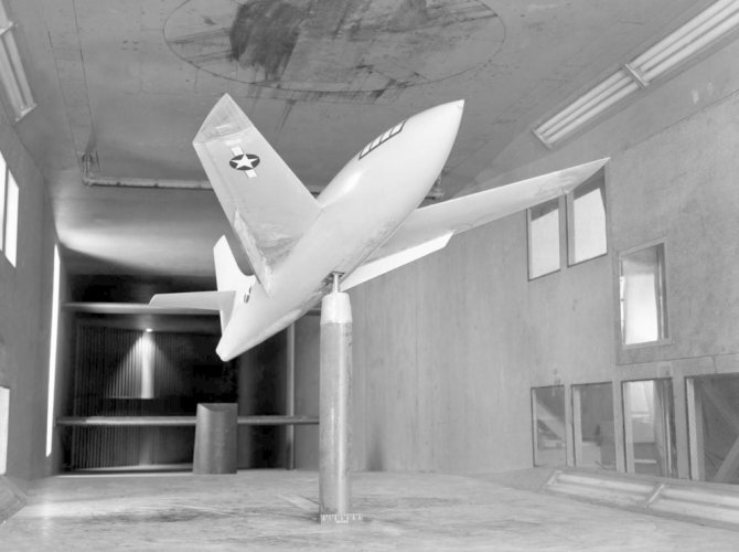 Bell X1 Fwd Swept.jpg