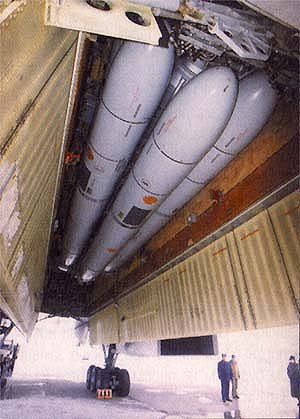 Tu-160 with Kh-55.jpg