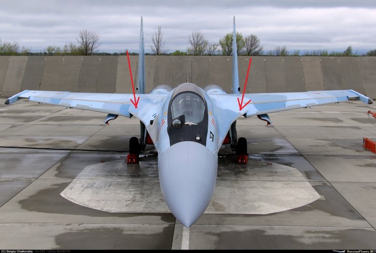 Su-35S na stajanci.jpg