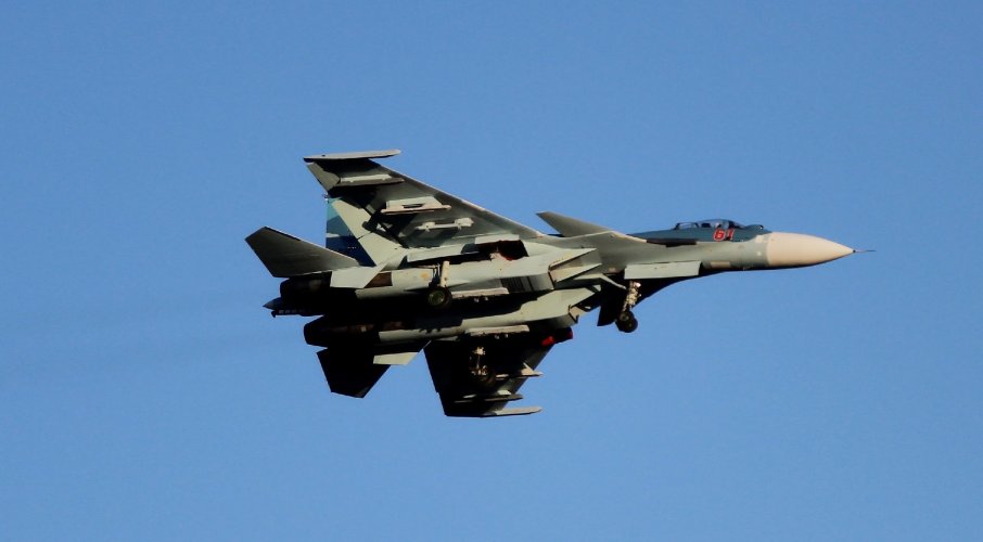Su-33 61 red 2025.jpg