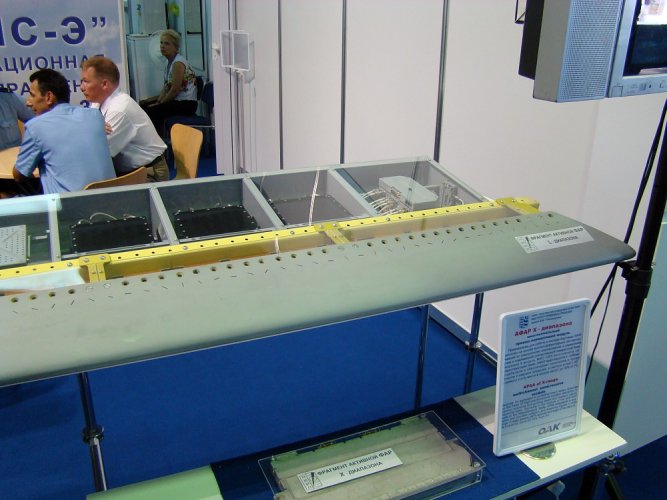 AFAR-L Su-57 MAKS 2007 1.jpg