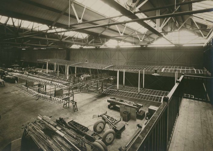 Grahame-White E.IV Ganymede under construction.jpg