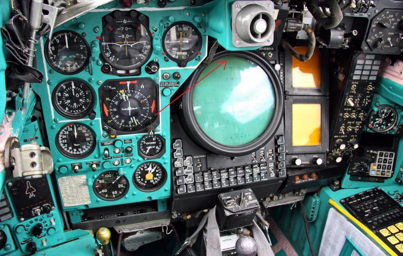 Cockpit_of_Mikoyan-Gurevich_MiG-31_(8) mod PPS 600km.jpg