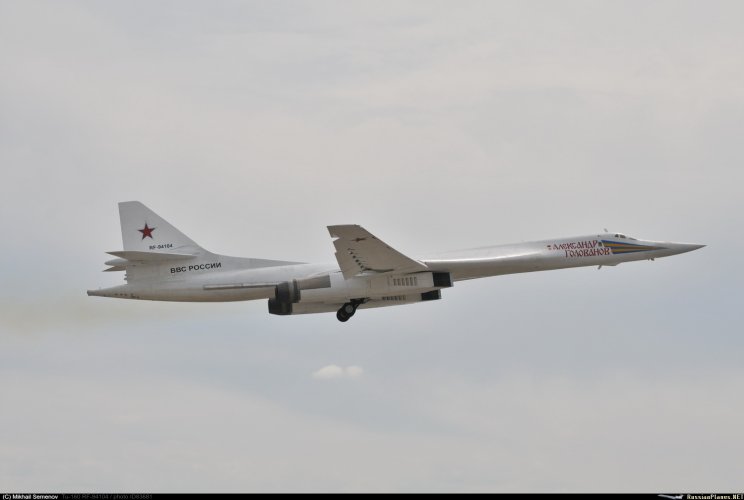 Tu-160 05 red.jpg