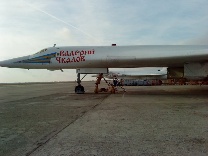 Tu-160 17 red.jpg