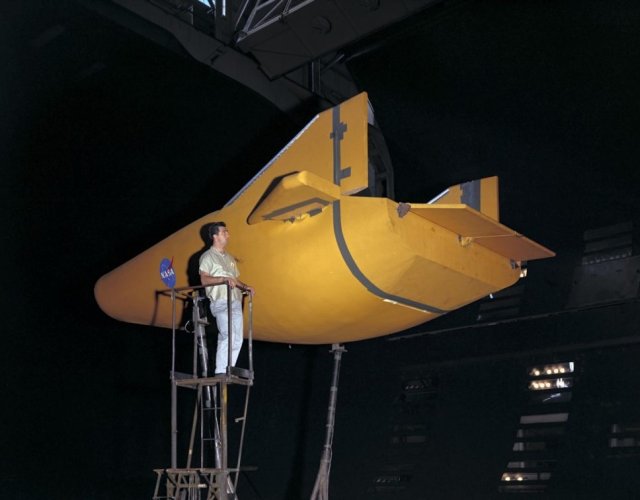 M2F1 NASA Tunnel.jpg