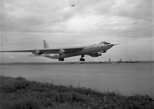 YB-60 takeoff.jpg