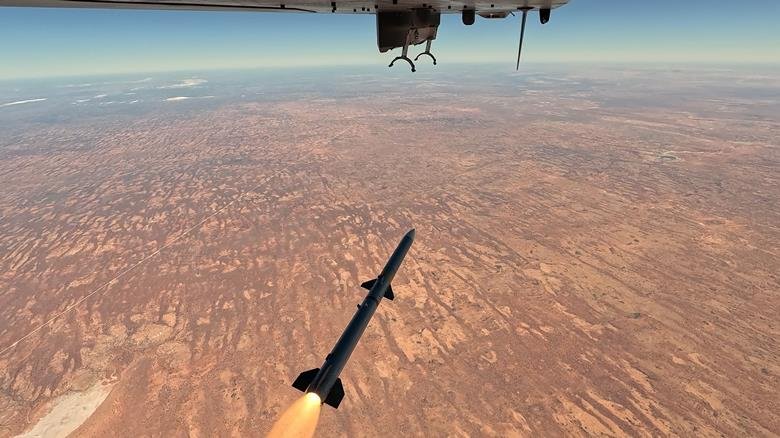 114445_ghostbatmq28amraamboeingmissiletest2_772040.jpg