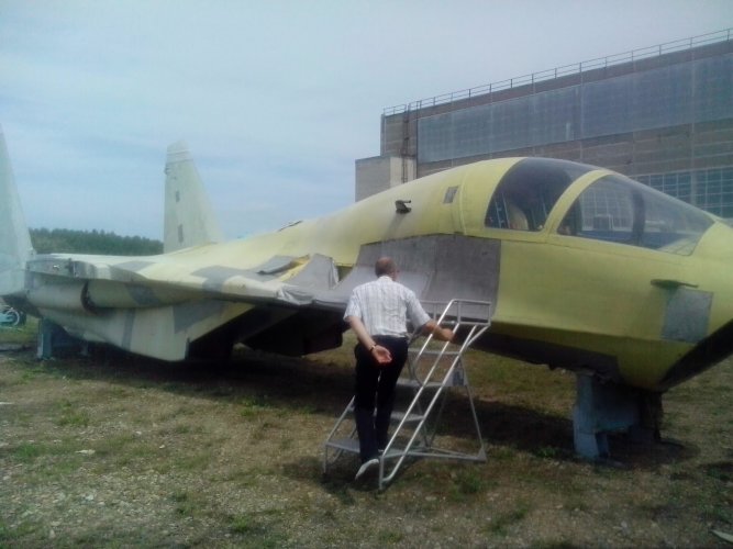 20160424_Su-30K2_fuselage_002.jpg