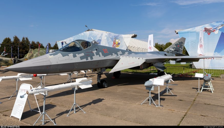 Su-57 02 red 1.jpg