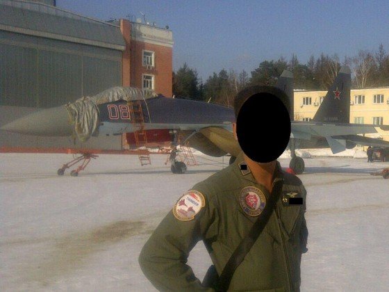 Su-35S and IdAF Thunder demo group pilot.jpg