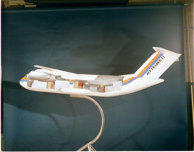 19781117_Model_Civilian_McDonnell Douglas YC-15_Jet Trader_II_255_GRC_1978_04593_001.jpg