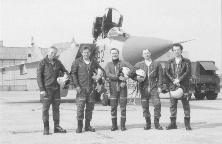 mig-31-010-second-left-capt-valery-menitsky.JPG