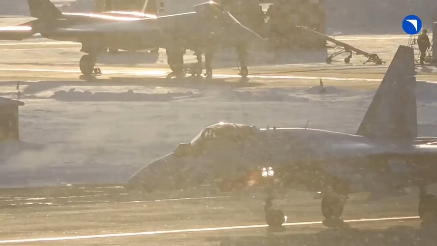 Su-57 and Su-35S KnAAZ dec 2025.jpg