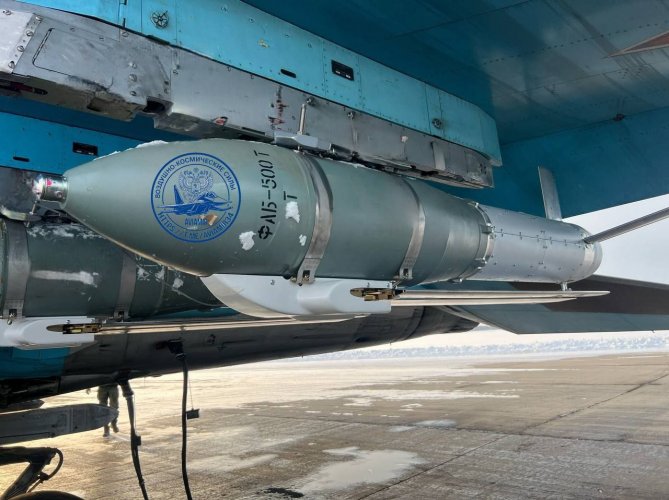 Su-34 wih bombs 2025.jpg