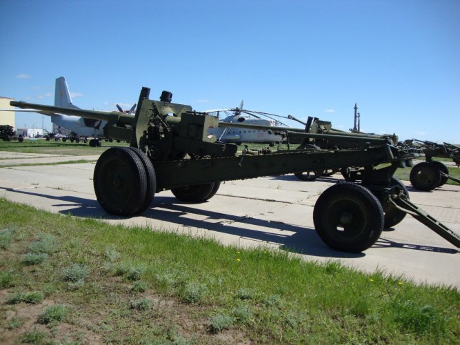 D46 107mm on 52-L-504A carriage 2.jpg