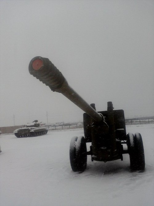 D46 107mm on 52-L-504A carriage.jpg