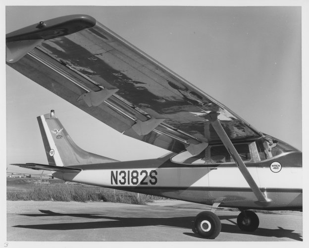 Wren 460 N3182S.jpg