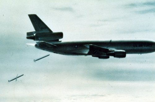 KC-10 Launching AGM-109 Tomahawks.jpg