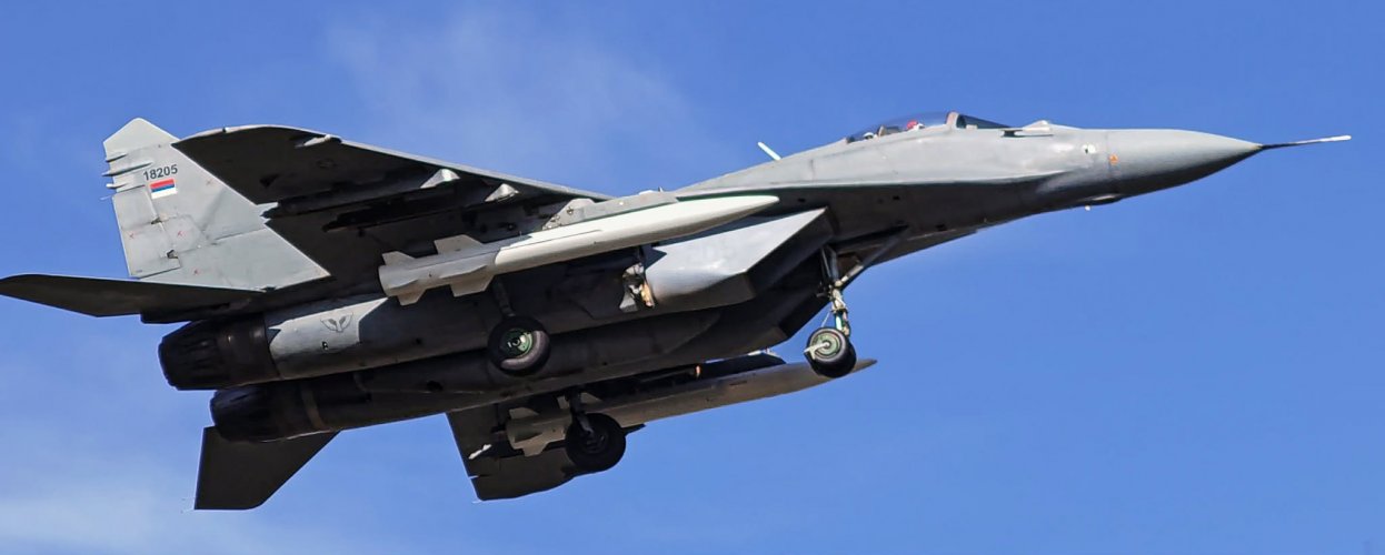 MiG-29SM sa CM-400.jpg