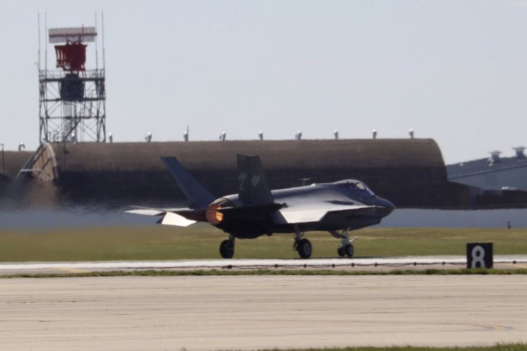 F_35C_depart_7.jpg