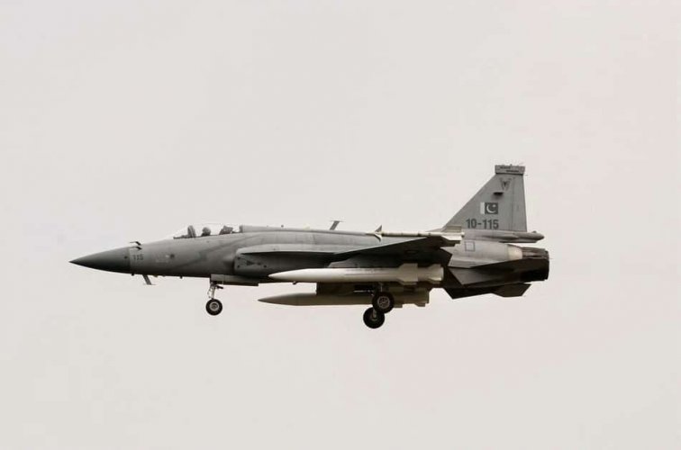 JF-17-CM-400AKG-01.jpg
