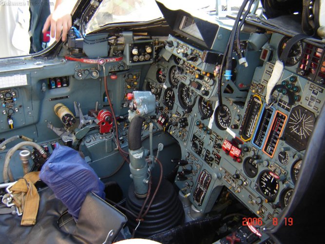 Su-24M_cockpit_4.jpg